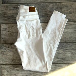 Women’s American Eagle skinny jeans